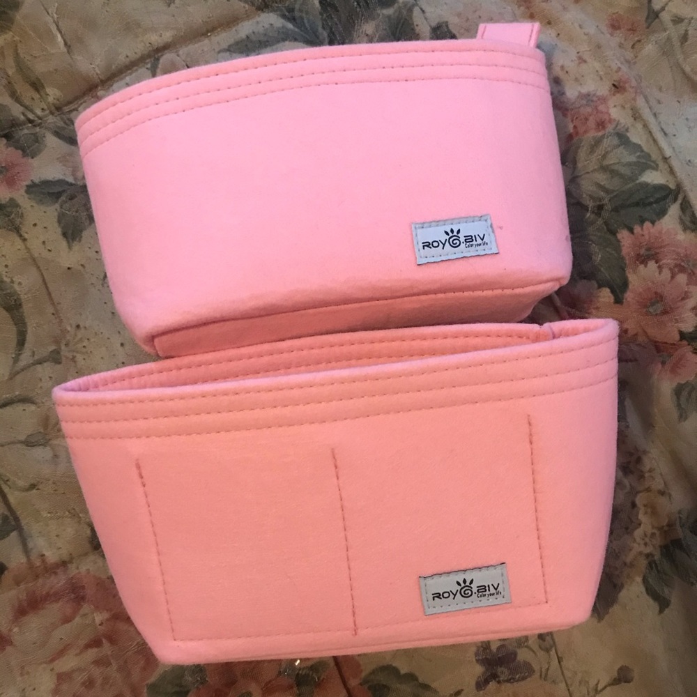 Two purse organizers.
